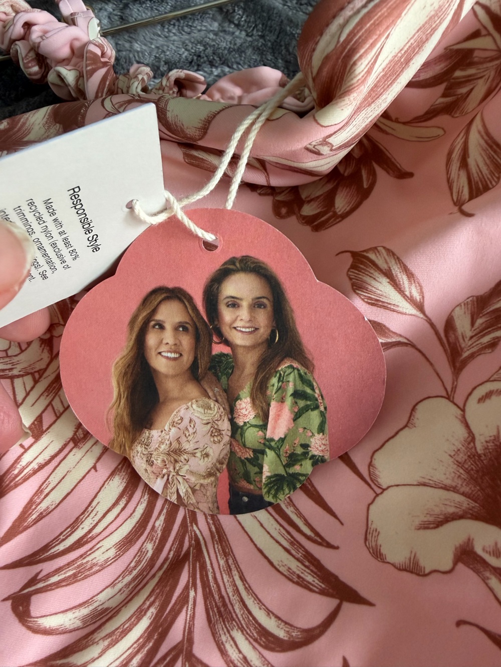 Agua Bendita x Target Floral One Piece Swimsuit Large NWT Pink Tropical Ruched - Picture 8 of 9